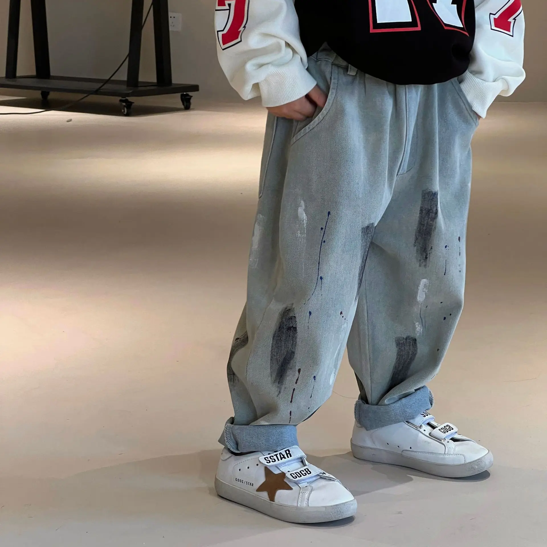 2023 Autumn New Korean Style Jeans Boys Fashion Solid Color Handsome Denim Pants Children Clothing Kids Casual Pants
2023 Autumn New Korean Style Jeans Boys Fashion Solid Color Handsome Denim Pants Children Clothing Kids Casual Pants