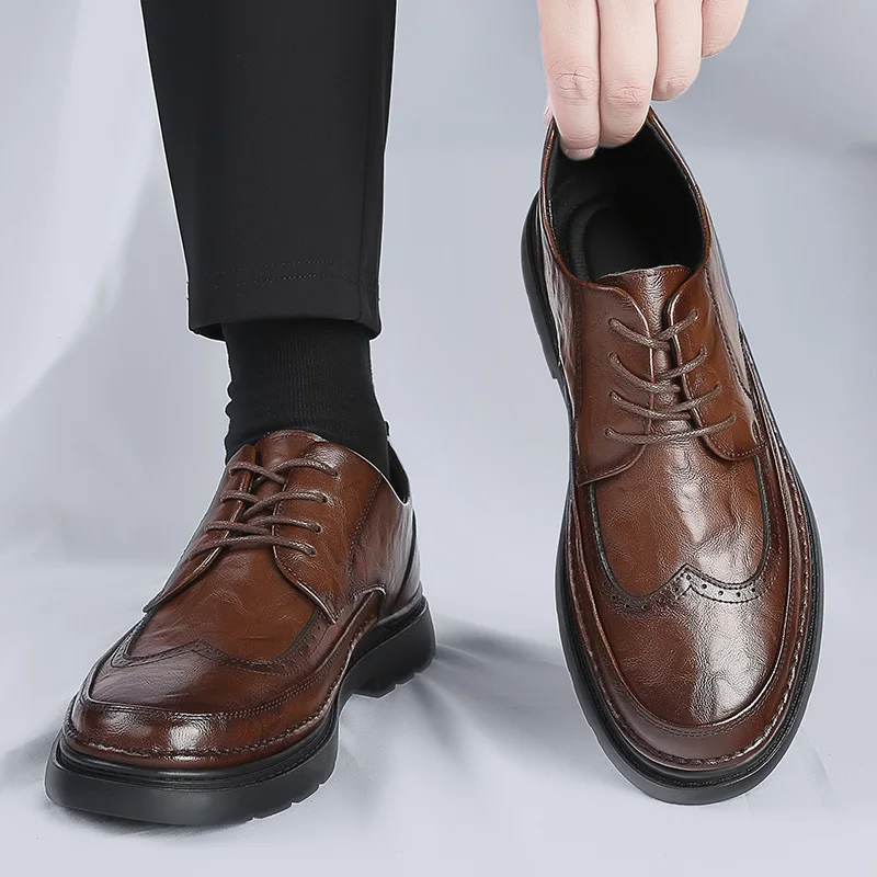 Men's Classic Retro Brogue Shoes Patent Leather Mens Lace-Up Dress Business Office Shoes Men Party Wedding Oxfords Sizes 38-44
Men's Classic Retro Brogue Shoes Patent Leather Mens Lace-Up Dress Business Office Shoes Men Party Wedding Oxfords Sizes 38-44