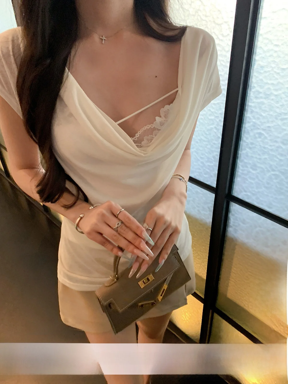 YOLI Zhang Yuli: Новая летняя женская футболка с соблазнительным дизайном, эффектом похудения и круглым вырезом, короткий рукав
YOLI Zhang Yuli: Новая летняя женская футболка с соблазнительным дизайном, эффектом похудения и круглым вырезом, короткий рукав