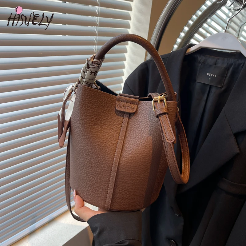Hot Selling Simplicity High-end Women's Crossbody Bag PU Leather Bucket Bag Women 2025 Versatile Fashion Handbag Retro Commuting
Hot Selling Simplicity High-end Women's Crossbody Bag PU Leather Bucket Bag Women 2025 Versatile Fashion Handbag Retro Commuting