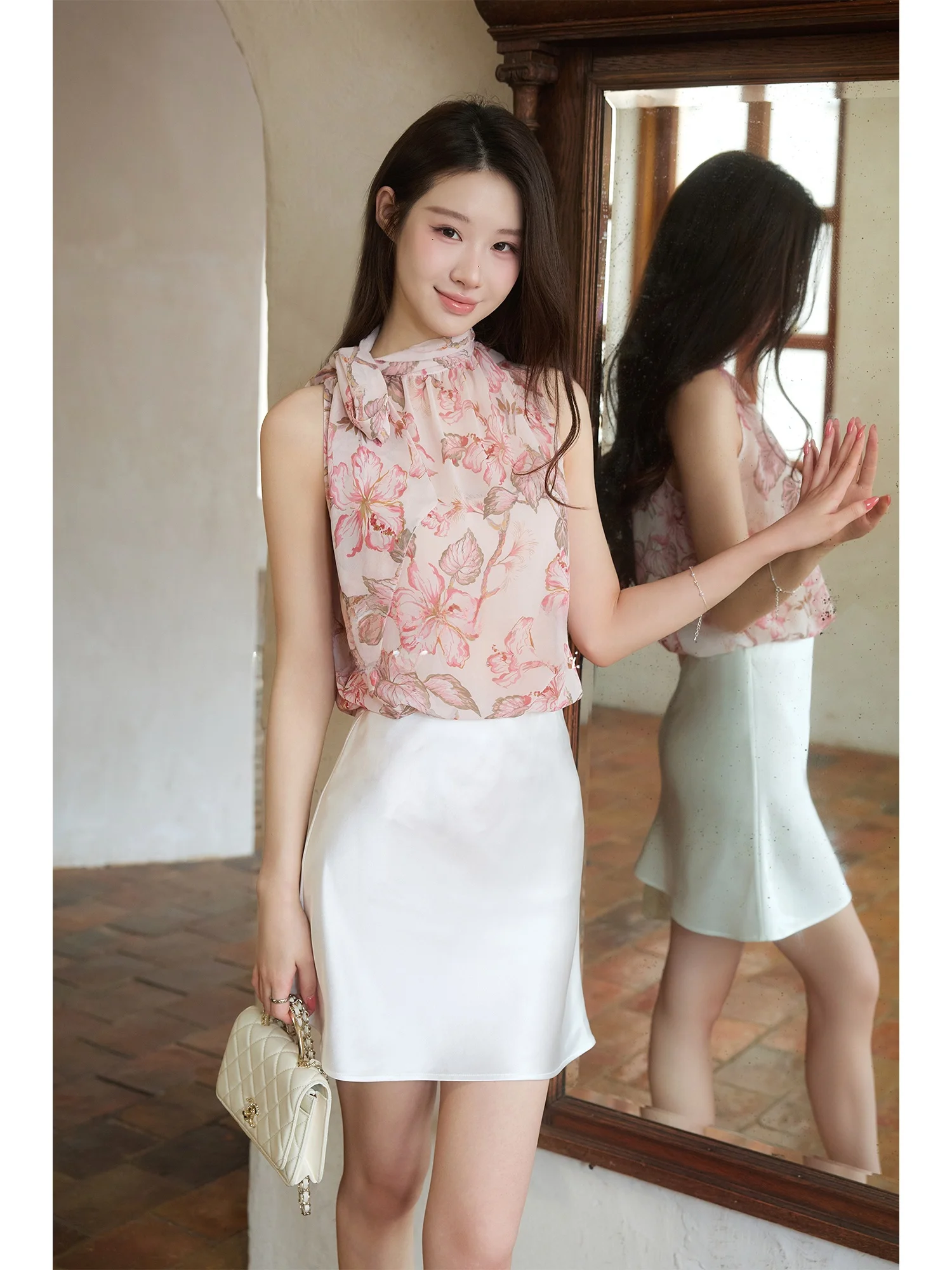 Eden Garden Big Sister Elegant Loose Print Sash Shirt Women's Casual Breathable Polyester Summer Fashion Comfortable Top
Eden Garden Big Sister Elegant Loose Print Sash Shirt Women's Casual Breathable Polyester Summer Fashion Comfortable Top