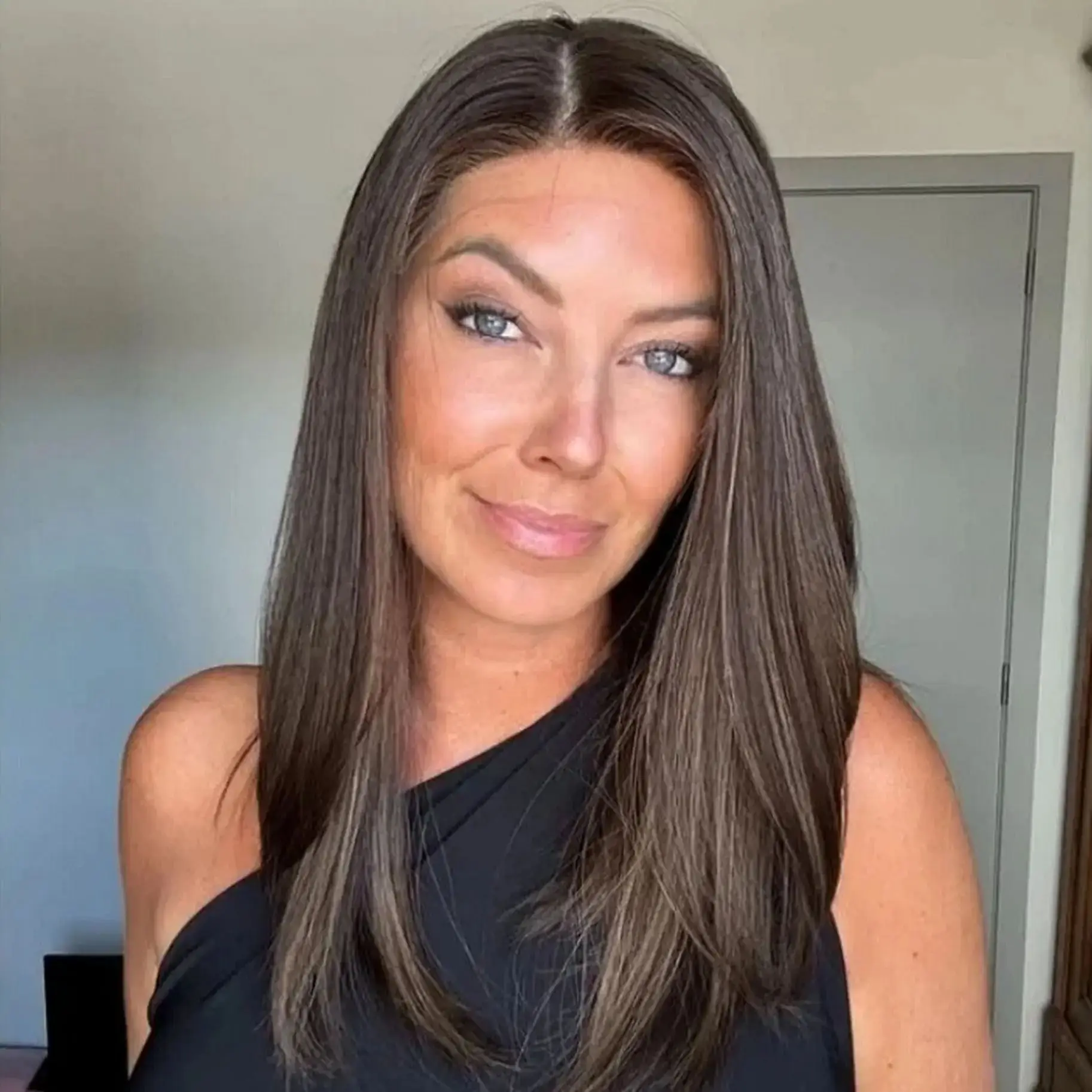 Длинный натуральный прямой парик для женщин, свободный парик, термостойкие синтетические волосы, темно-каштаново-коричневый для повседневной вечеринки, косплей, используется
Длинный натуральный прямой парик для женщин, свободный парик, термостойкие синтетические волосы, темно-каштаново-коричневый для повседневной вечеринки, косплей, используется