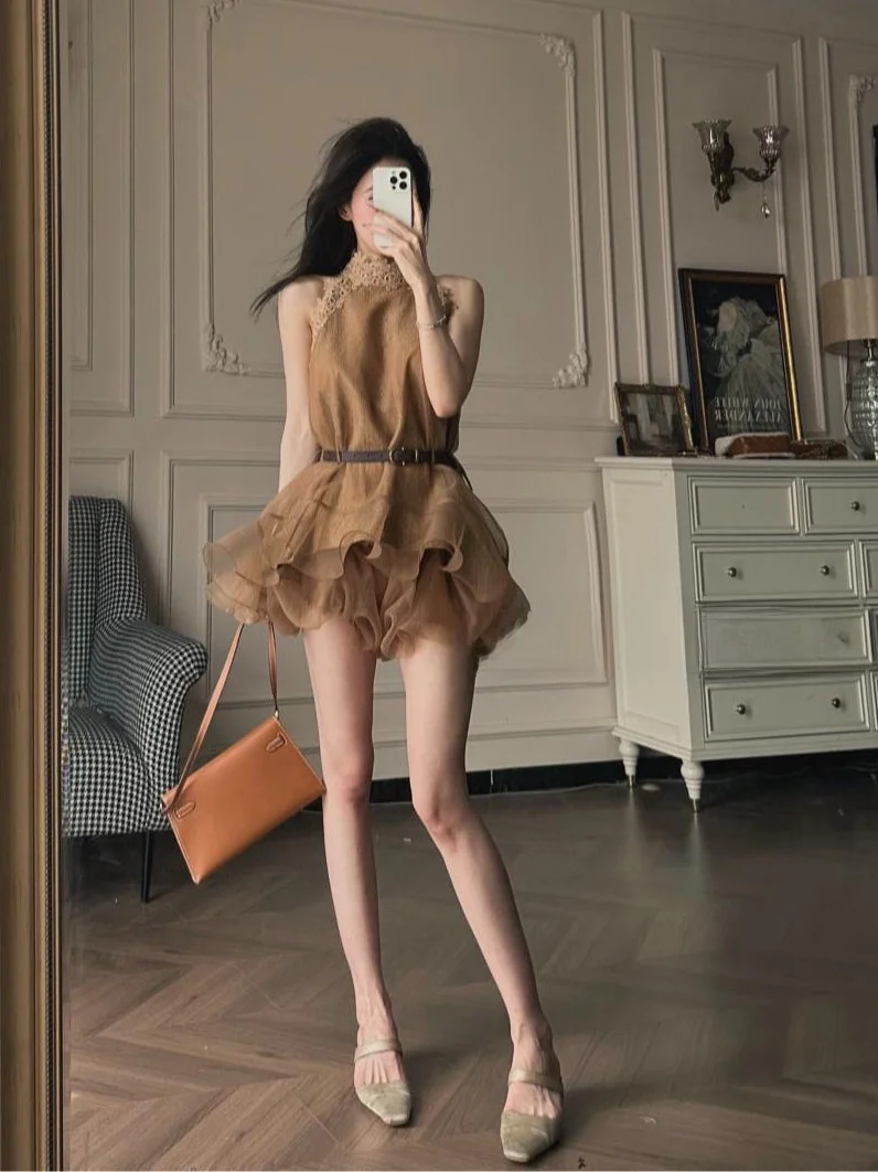 Korean Fairy Style Women's Loose Top And Shorts Two-Piece Set Summer New Slimming Fashionable Neck Hanging Clothes
Korean Fairy Style Women's Loose Top And Shorts Two-Piece Set Summer New Slimming Fashionable Neck Hanging Clothes