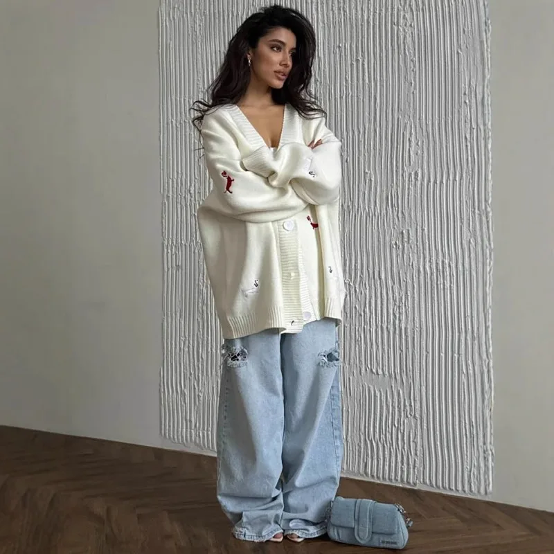 Early Autumn Embroidered Sweater Cardigan Loose and Versatile V-neck Long Sleeved Jacket Lazy and Fashionable Top Female Clothes
Early Autumn Embroidered Sweater Cardigan Loose and Versatile V-neck Long Sleeved Jacket Lazy and Fashionable Top Female Clothes