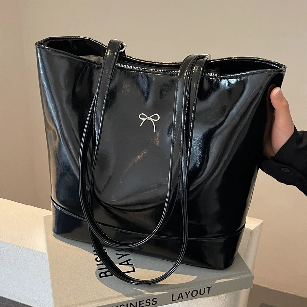 Texture Oil Wax Leather Tote Bag for Women Solid Pu Large Capacity Casual Handbags Female Versatile Daily Backpacks Bucket Bag
Texture Oil Wax Leather Tote Bag for Women Solid Pu Large Capacity Casual Handbags Female Versatile Daily Backpacks Bucket Bag
