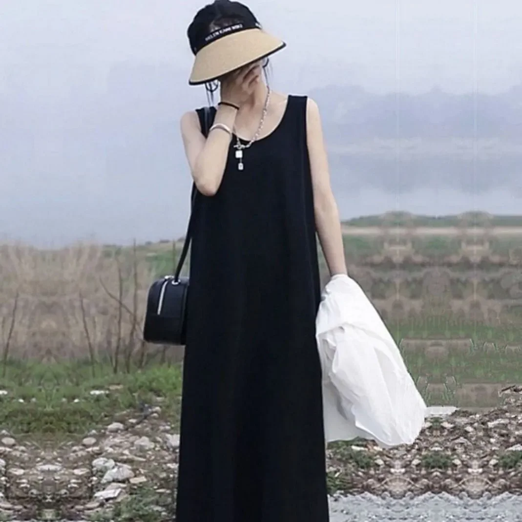 Spring Summer Sleeveless Long Dress Hepburn Style Women's Vest Dress Slimming Black Gown Casual Commute Loose Waist Design
Spring Summer Sleeveless Long Dress Hepburn Style Women's Vest Dress Slimming Black Gown Casual Commute Loose Waist Design