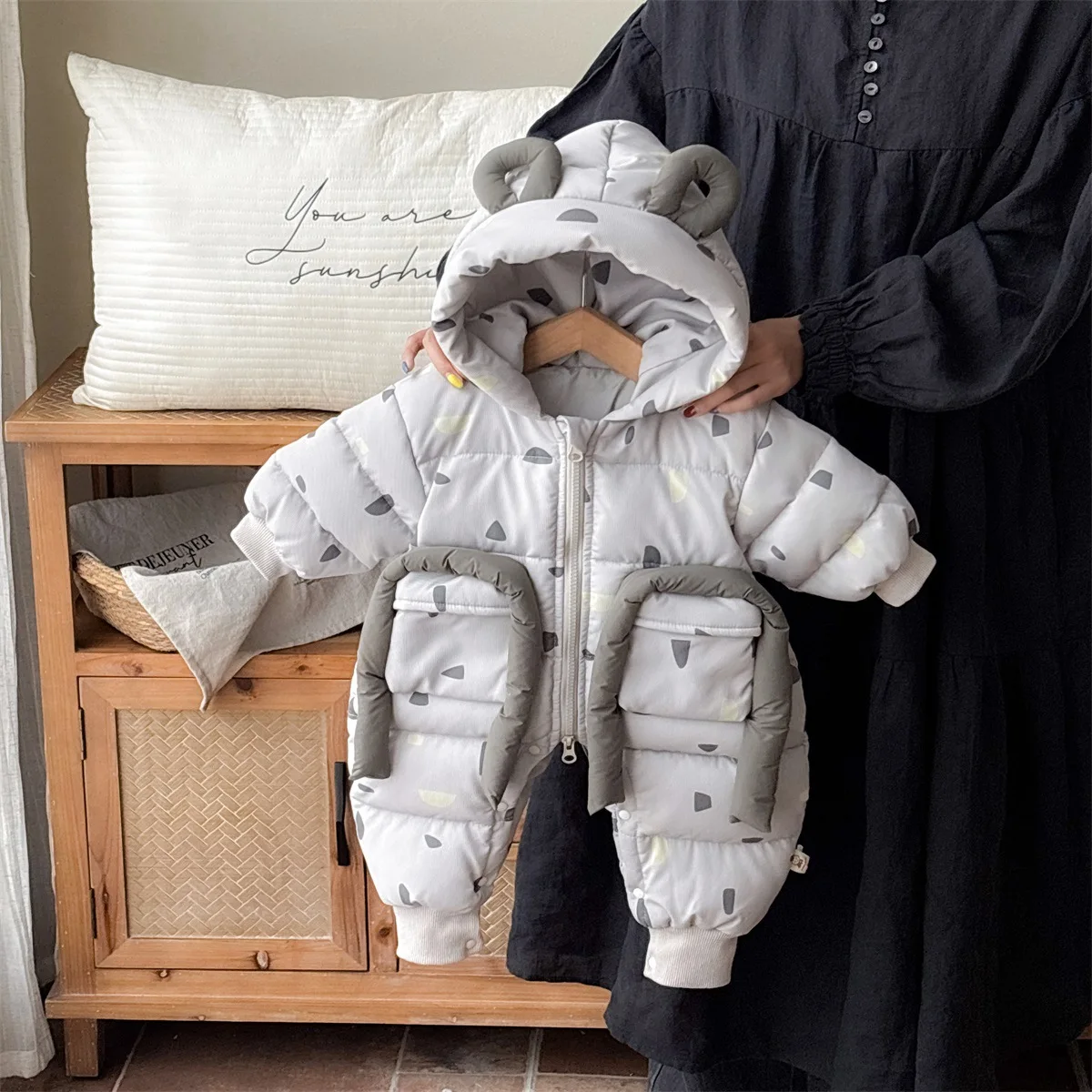 Детский зимний толстый теплый комбинезон с капюшоном, хлопковое пальто в горошек для малышей, детский повседневный милый комбинезон для ползания
Детский зимний толстый теплый комбинезон с капюшоном, хлопковое пальто в горошек для малышей, детский повседневный милый комбинезон для ползания