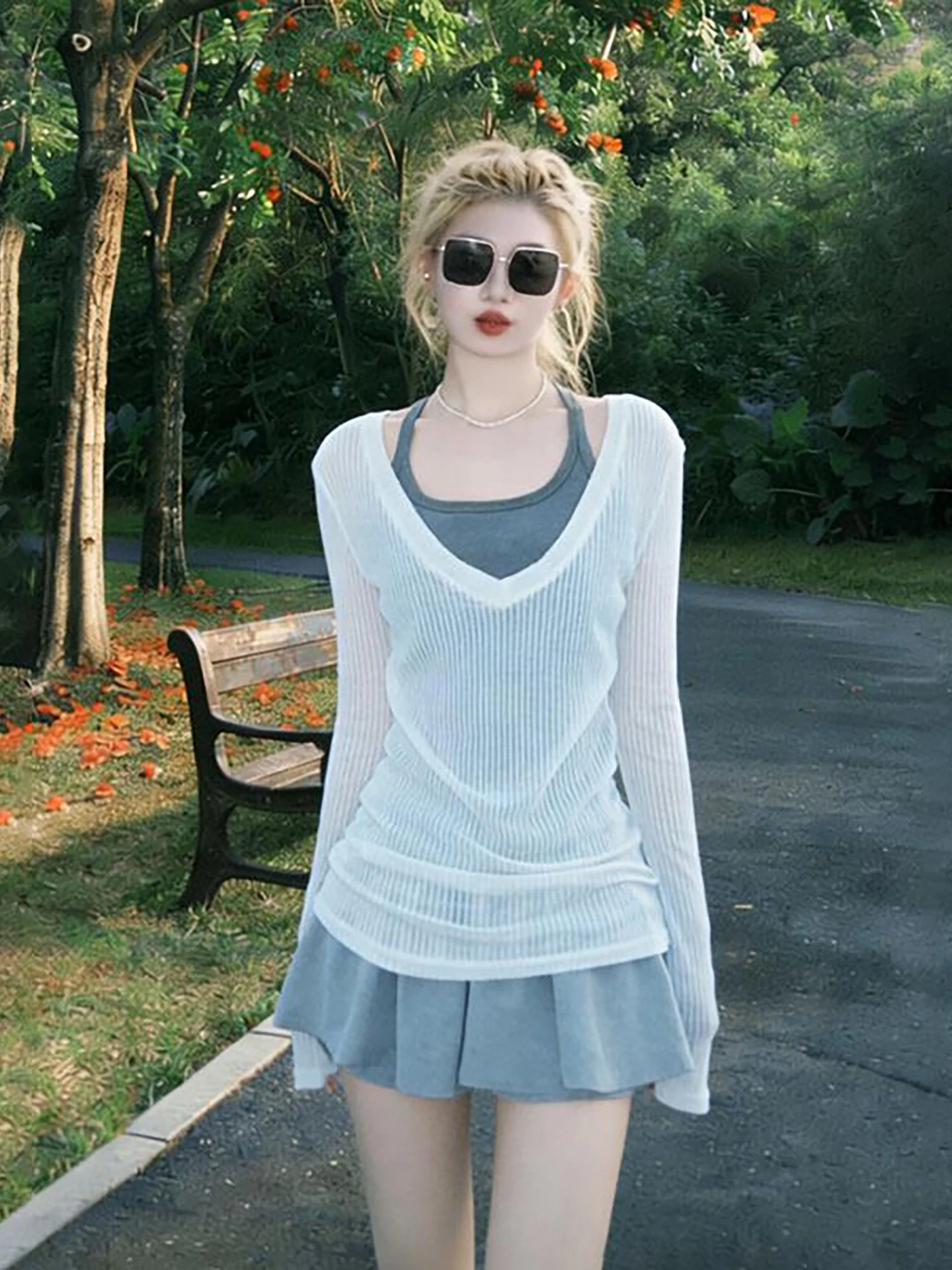 Fashionable Casual Loose V-Neck Sleeveless Knitted Sunshade Cover up Top with Short Skirt Three-Piece Set for Young Women
Fashionable Casual Loose V-Neck Sleeveless Knitted Sunshade Cover up Top with Short Skirt Three-Piece Set for Young Women