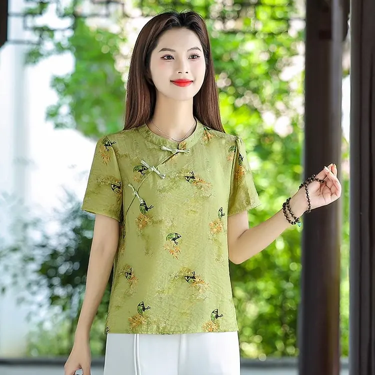 New Mid-Late Life Women's ort Sve irt Collared Qipao Sle Top Buttoned Traditional Chinese Faion Summer T-irt
New Mid-Late Life Women's ort Sve irt Collared Qipao Sle Top Buttoned Traditional Chinese Faion Summer T-irt