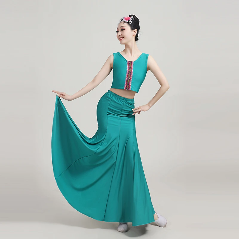 National Hmong Dance Fishtail Peacock Dancer Clothing Folk Woman Dai Dance Costumes Peacock Classical Fishtail Wrap Hip Dress
National Hmong Dance Fishtail Peacock Dancer Clothing Folk Woman Dai Dance Costumes Peacock Classical Fishtail Wrap Hip Dress