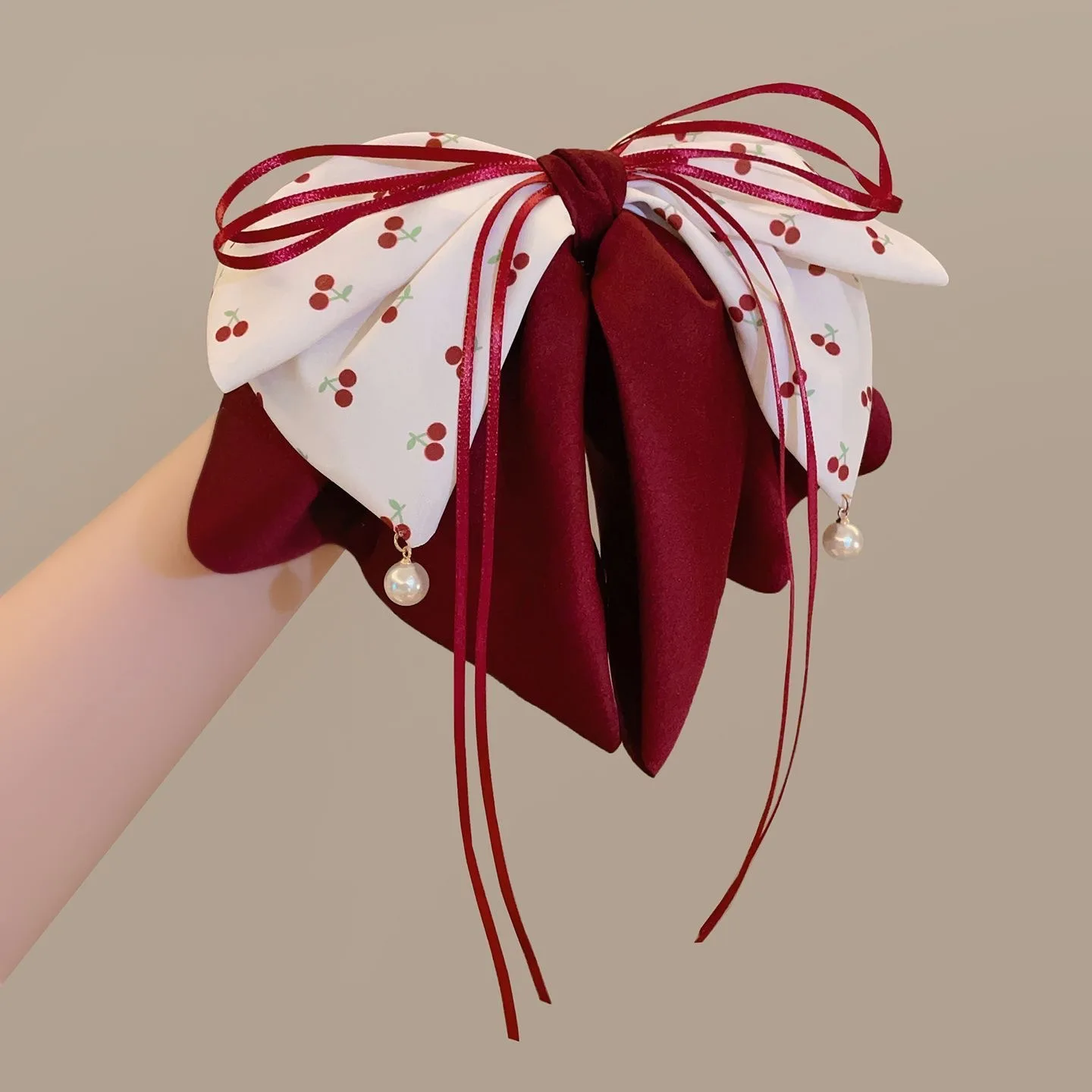 Runaway Princess Sweet Cherry Little Girl Red Bow Hair Clip Internet Celebrity Half Up Bun Hairstyle Hair Claw Headwear
Runaway Princess Sweet Cherry Little Girl Red Bow Hair Clip Internet Celebrity Half Up Bun Hairstyle Hair Claw Headwear