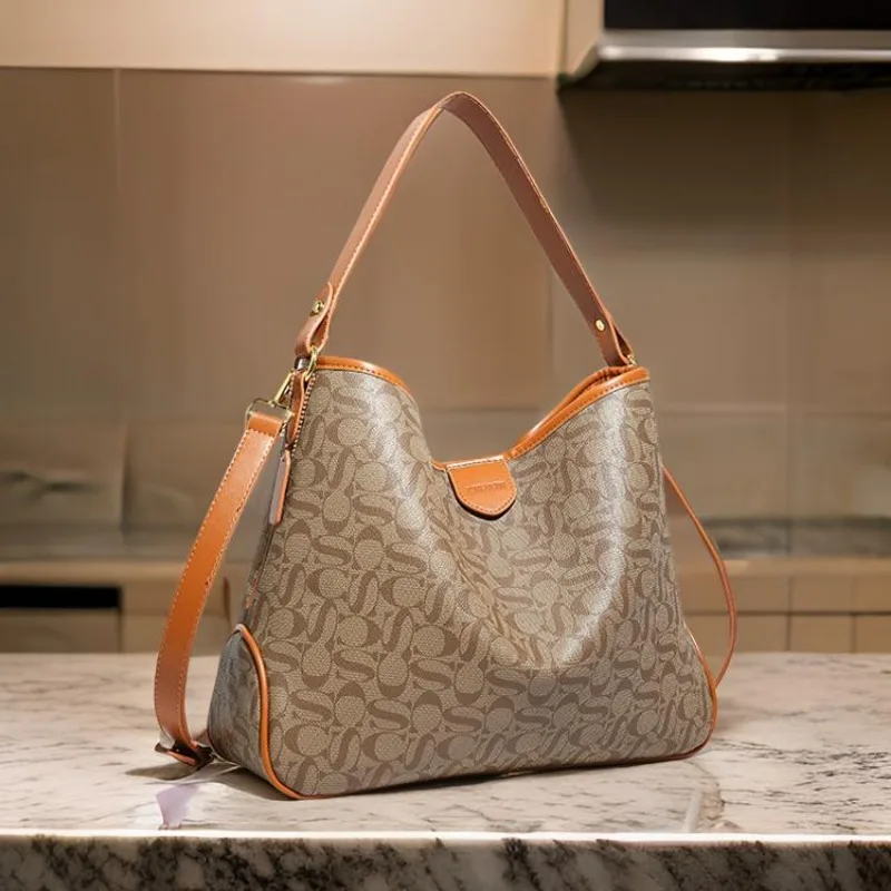 Luxury Paris Fashion Tote Bag Elegant Leather Crossbody Handbag Minimalist Vintage Design Women's Stylish Large Capacity
Luxury Paris Fashion Tote Bag Elegant Leather Crossbody Handbag Minimalist Vintage Design Women's Stylish Large Capacity