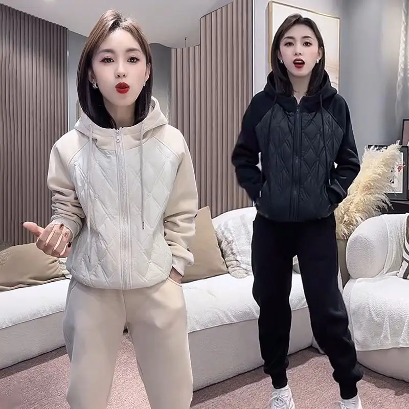 Fashionable casual cotton and plush thick sports set women's winter new hooded jacket+leg binding sweatpants two-piece set
Fashionable casual cotton and plush thick sports set women's winter new hooded jacket+leg binding sweatpants two-piece set