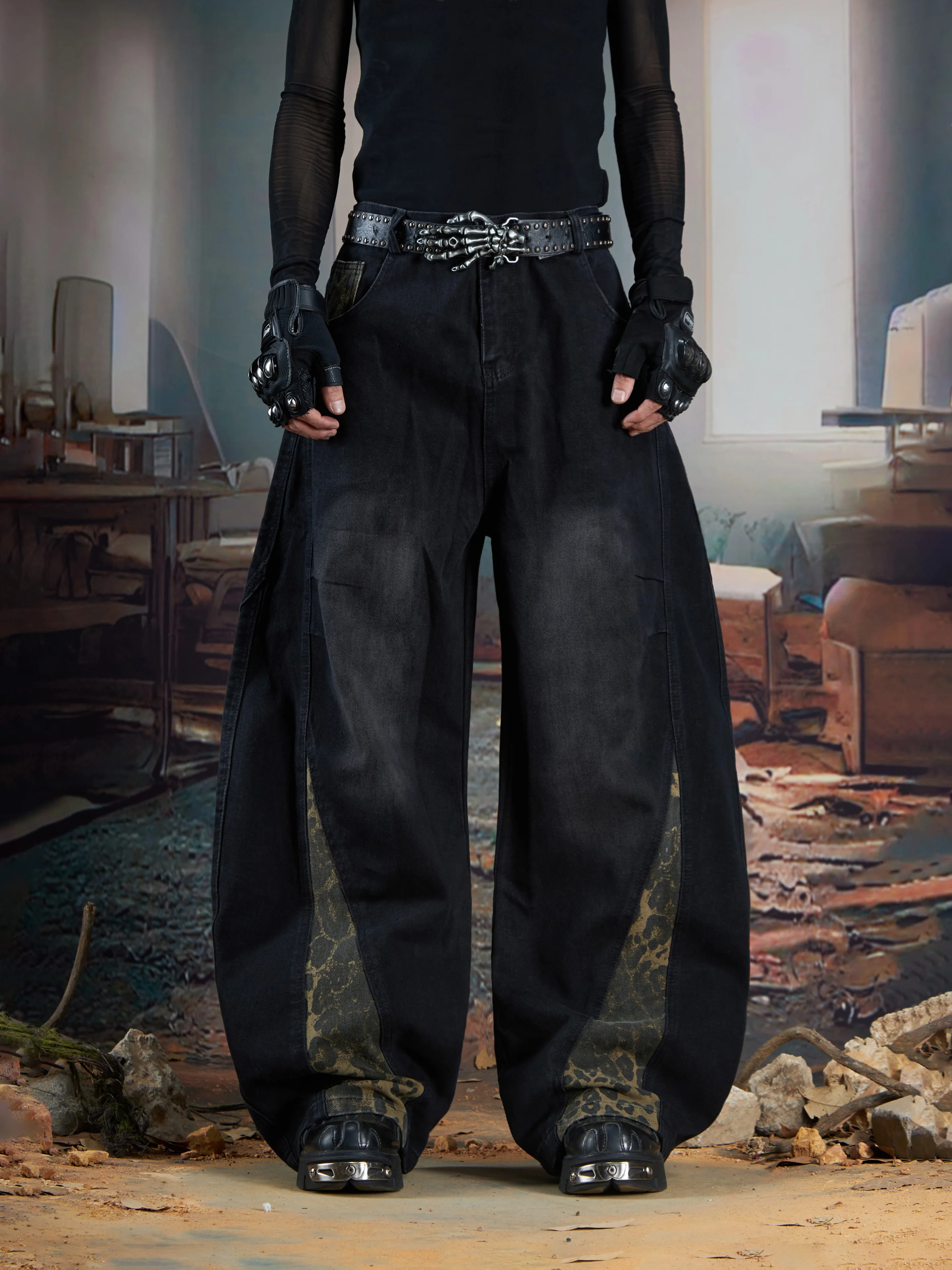 Design Deconstruction Stitching Leopard Print Washed and Worn Wide Leg Matchet Pants Jeans Trousers Men's Women's Fashion
Design Deconstruction Stitching Leopard Print Washed and Worn Wide Leg Matchet Pants Jeans Trousers Men's Women's Fashion