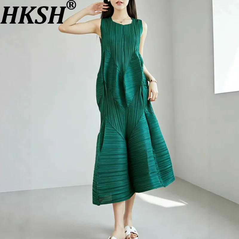 Женское платье HKSH оверсайз, плиссированное, с круглым вырезом, без рукавов, однотонное, стройнящее, элегантное, высококачественное, повседневное, модное, летнее HK22635
Женское платье HKSH оверсайз, плиссированное, с круглым вырезом, без рукавов, однотонное, стройнящее, элегантное, высококачественное, повседневное, модное, летнее HK22635