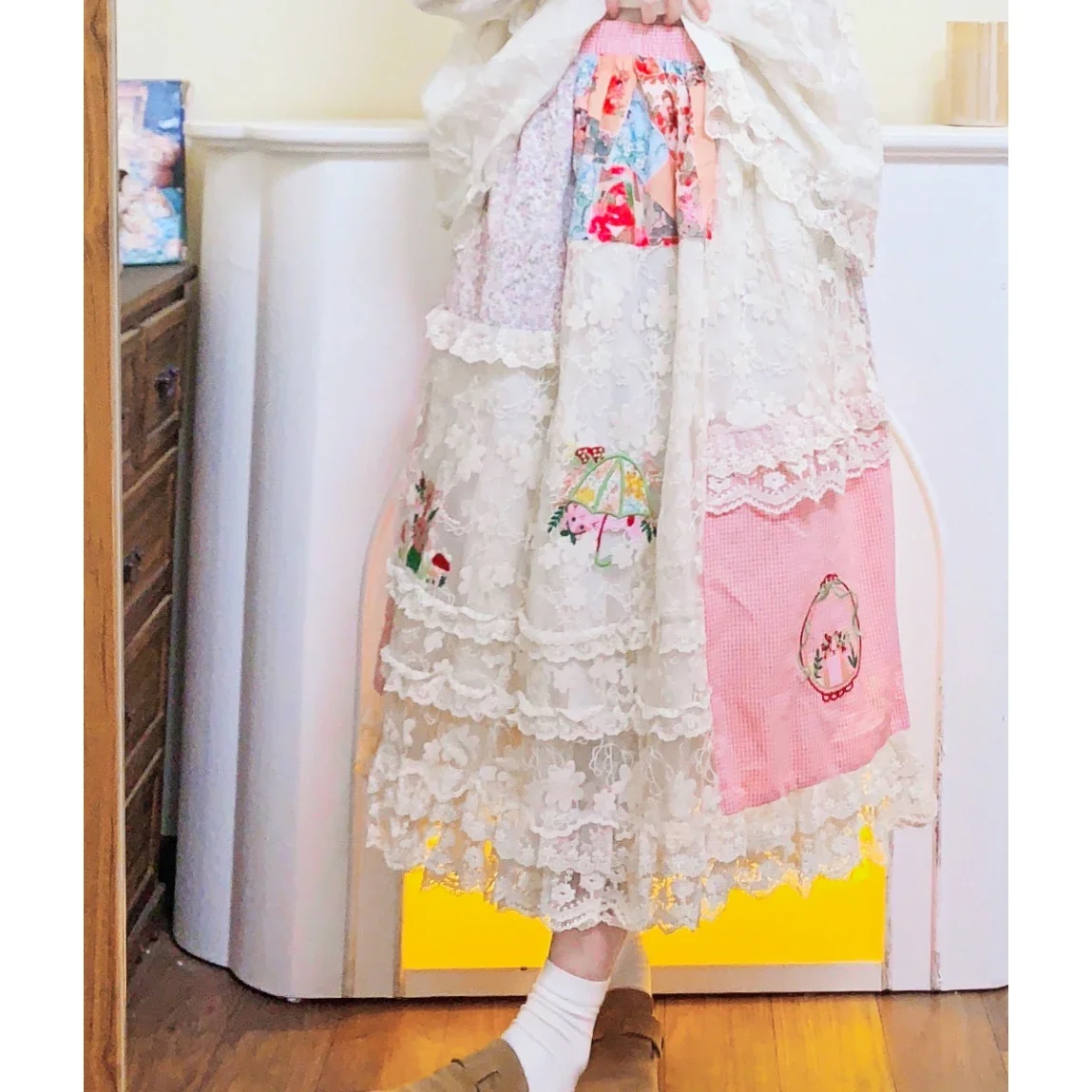 Female Cotton Patchwork Ruffled Lace Cottagecore Victorian Rococo Midi Skirt 2025 Vintage Retro Chic Mori Girl Lolita Long Skirt
Female Cotton Patchwork Ruffled Lace Cottagecore Victorian Rococo Midi Skirt 2025 Vintage Retro Chic Mori Girl Lolita Long Skirt