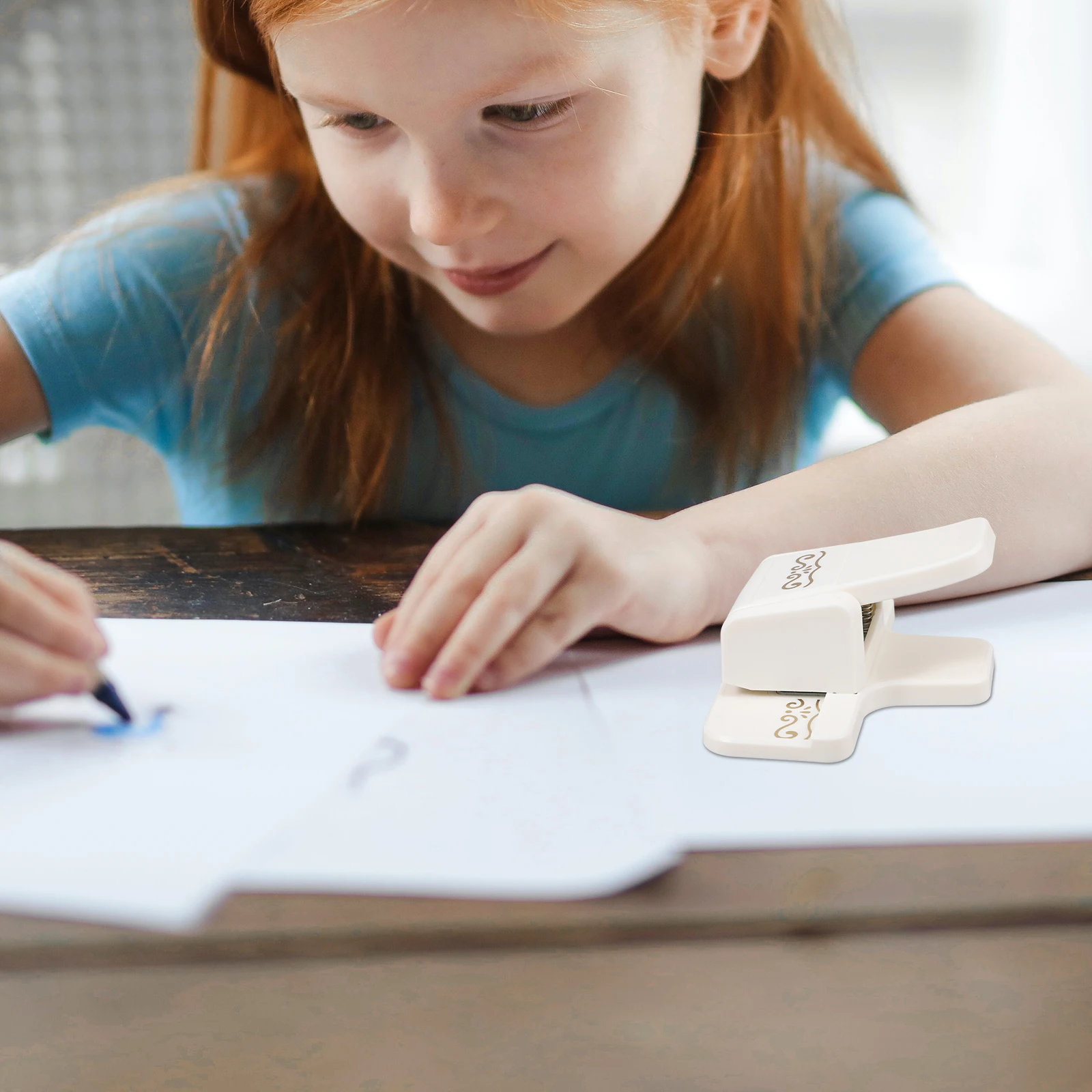 DIY Fitness Border Punch Flower Design Embossing Tool for Scrapbooking Wedding Cards Crafts Border Punch Mini Hole Puncher
DIY Fitness Border Punch Flower Design Embossing Tool for Scrapbooking Wedding Cards Crafts Border Punch Mini Hole Puncher