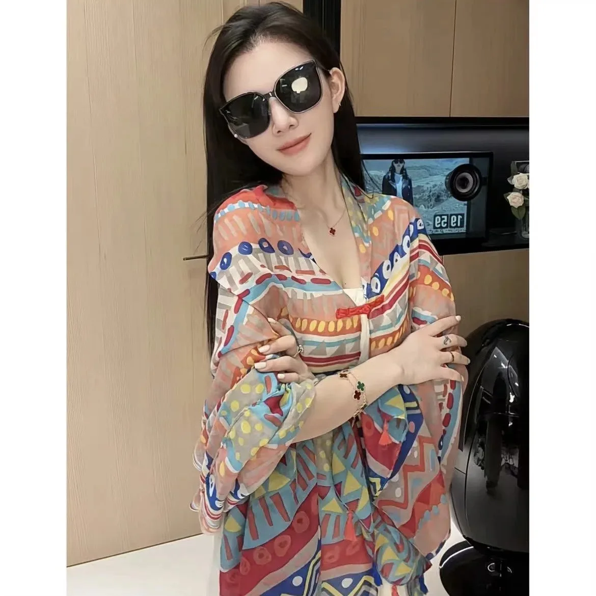 Summer Poncho high-end women's mid-length vintage ethnic style sunscreen shawl with plate buttons perfect for travel and Cape p1
Summer Poncho high-end women's mid-length vintage ethnic style sunscreen shawl with plate buttons perfect for travel and Cape p1