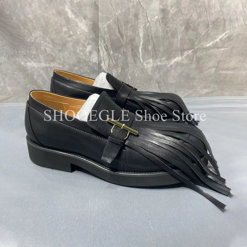 Tassel Design Loafers Round Toe Men Shoes Retro Fashion Street Man Shoes Slip-on Spring Autumn Luxury Comfortable Loafers
Tassel Design Loafers Round Toe Men Shoes Retro Fashion Street Man Shoes Slip-on Spring Autumn Luxury Comfortable Loafers