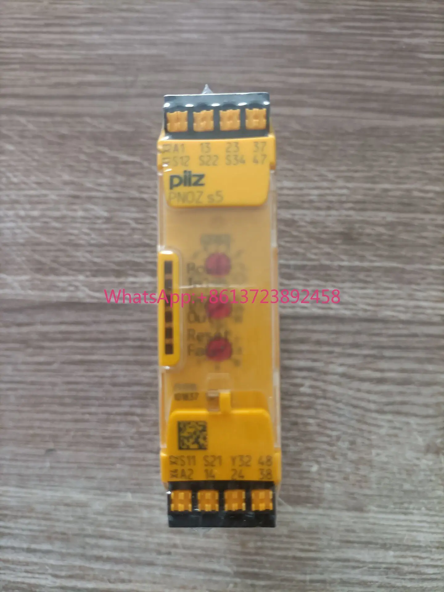 Brand new Pilz PILZ751135 safety relay German original genuine in Stock
Brand new Pilz PILZ751135 safety relay German original genuine in Stock