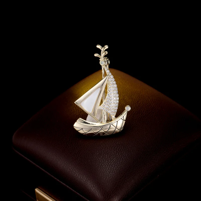 High-end Gold Vintage Smooth Sailing Natural Shell Sailboat Brooch for Men Exquisite Suit Lapel Pin Coat Accessory
High-end Gold Vintage Smooth Sailing Natural Shell Sailboat Brooch for Men Exquisite Suit Lapel Pin Coat Accessory