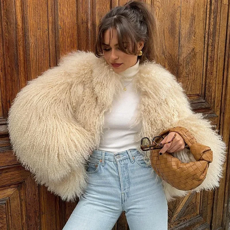 Women's Winter Fur Coat Fashion Lapel Thickened Plush Fluffy Warm Fur Coat New High-Street Commuter Female Fur Outwear
Women's Winter Fur Coat Fashion Lapel Thickened Plush Fluffy Warm Fur Coat New High-Street Commuter Female Fur Outwear