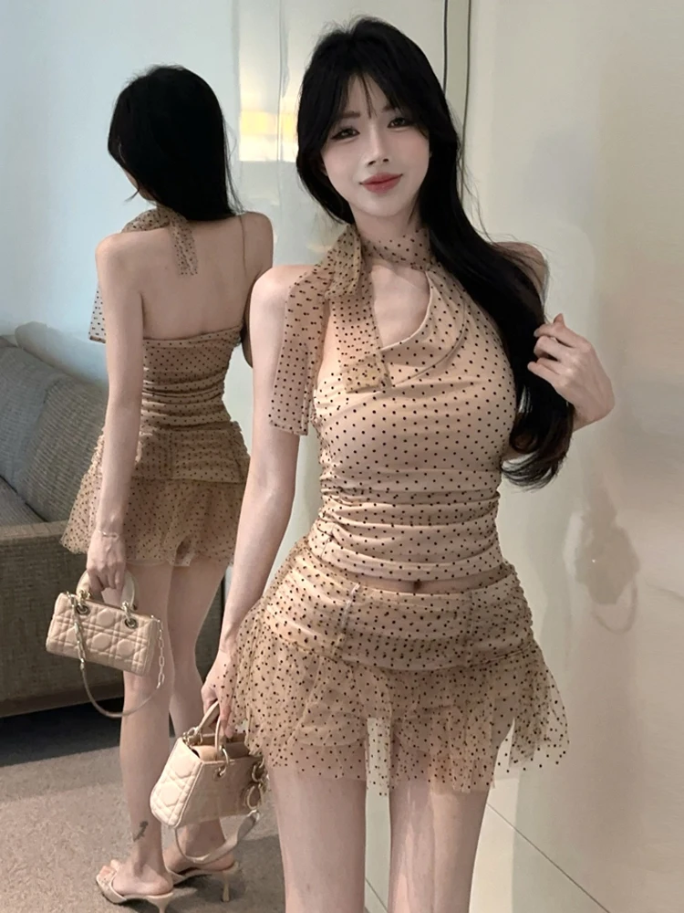 Sexy Spicy Girl Halter Neck Shoulder Bared Polka Dot Print Slim Fit Tube Top High Waist Slimming Midi Skirt Two Piece Set
Sexy Spicy Girl Halter Neck Shoulder Bared Polka Dot Print Slim Fit Tube Top High Waist Slimming Midi Skirt Two Piece Set