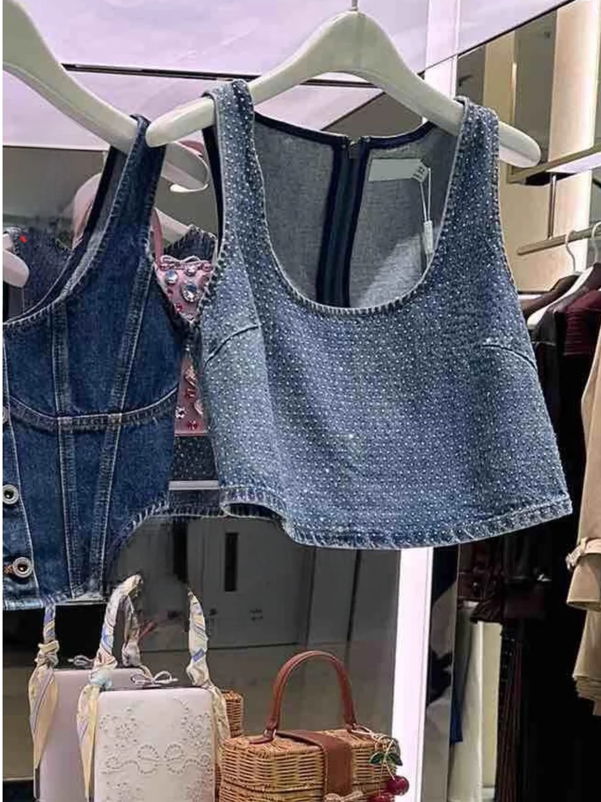 Heidd Sweet And Spicy Style round Neck Sleeveless Denim Vest Top for Women Skin Friendly Breathable Short Length Cotton Blend
Heidd Sweet And Spicy Style round Neck Sleeveless Denim Vest Top for Women Skin Friendly Breathable Short Length Cotton Blend