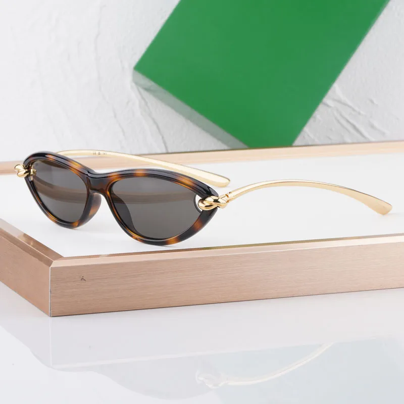 Alloy Light Luxury Men Handmade Fashion Street High Quality UV400 Glasss Ins 1390S Cat Eye Luxury Women's Sunglasses
Alloy Light Luxury Men Handmade Fashion Street High Quality UV400 Glasss Ins 1390S Cat Eye Luxury Women's Sunglasses