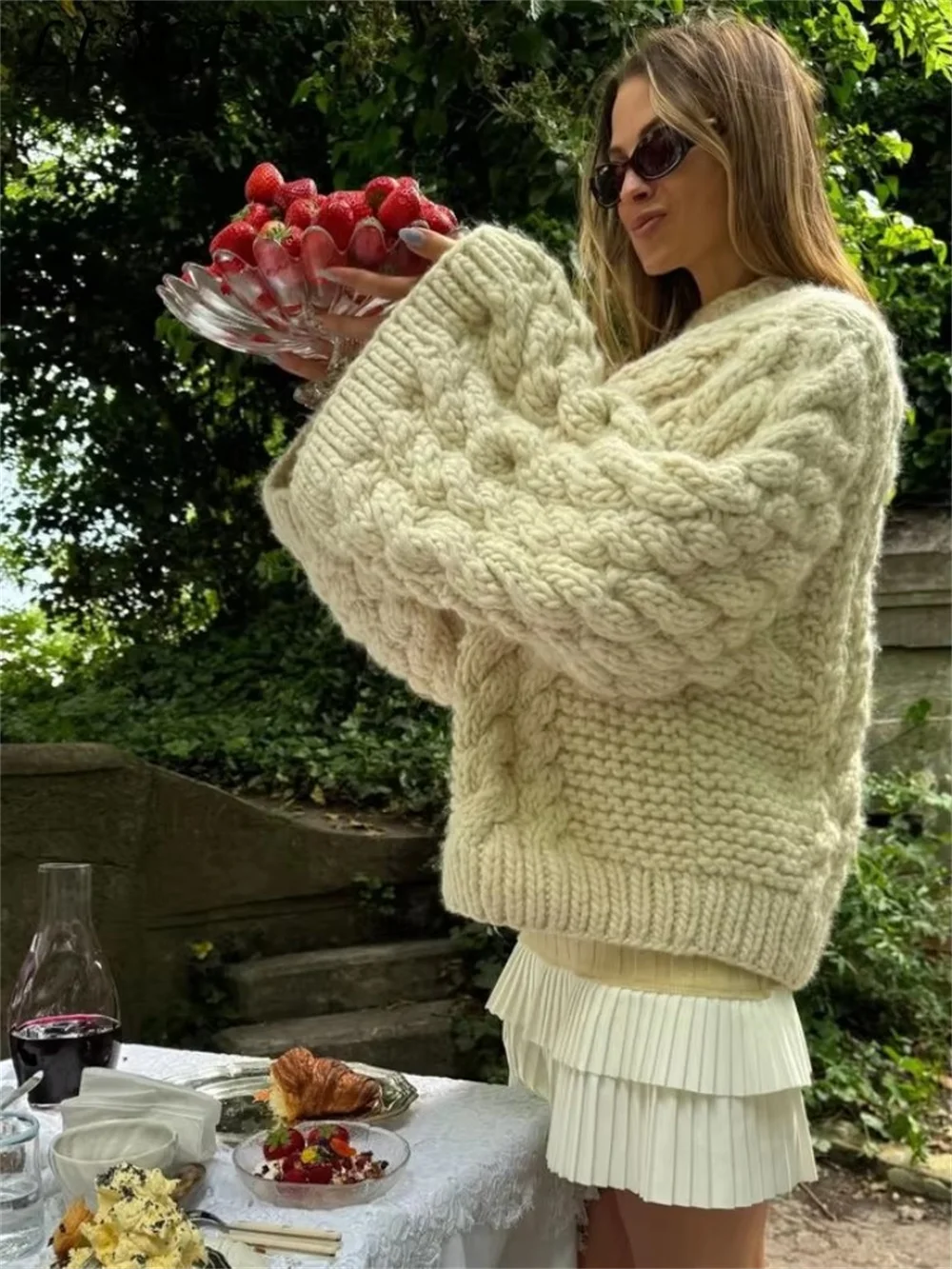 Loose Knitted Women's Coarse Needle Sweater Casual Solid O-neck Long Sleeve Pullover 2024 Autumn Lady Chic High Street Sweaters
Loose Knitted Women's Coarse Needle Sweater Casual Solid O-neck Long Sleeve Pullover 2024 Autumn Lady Chic High Street Sweaters