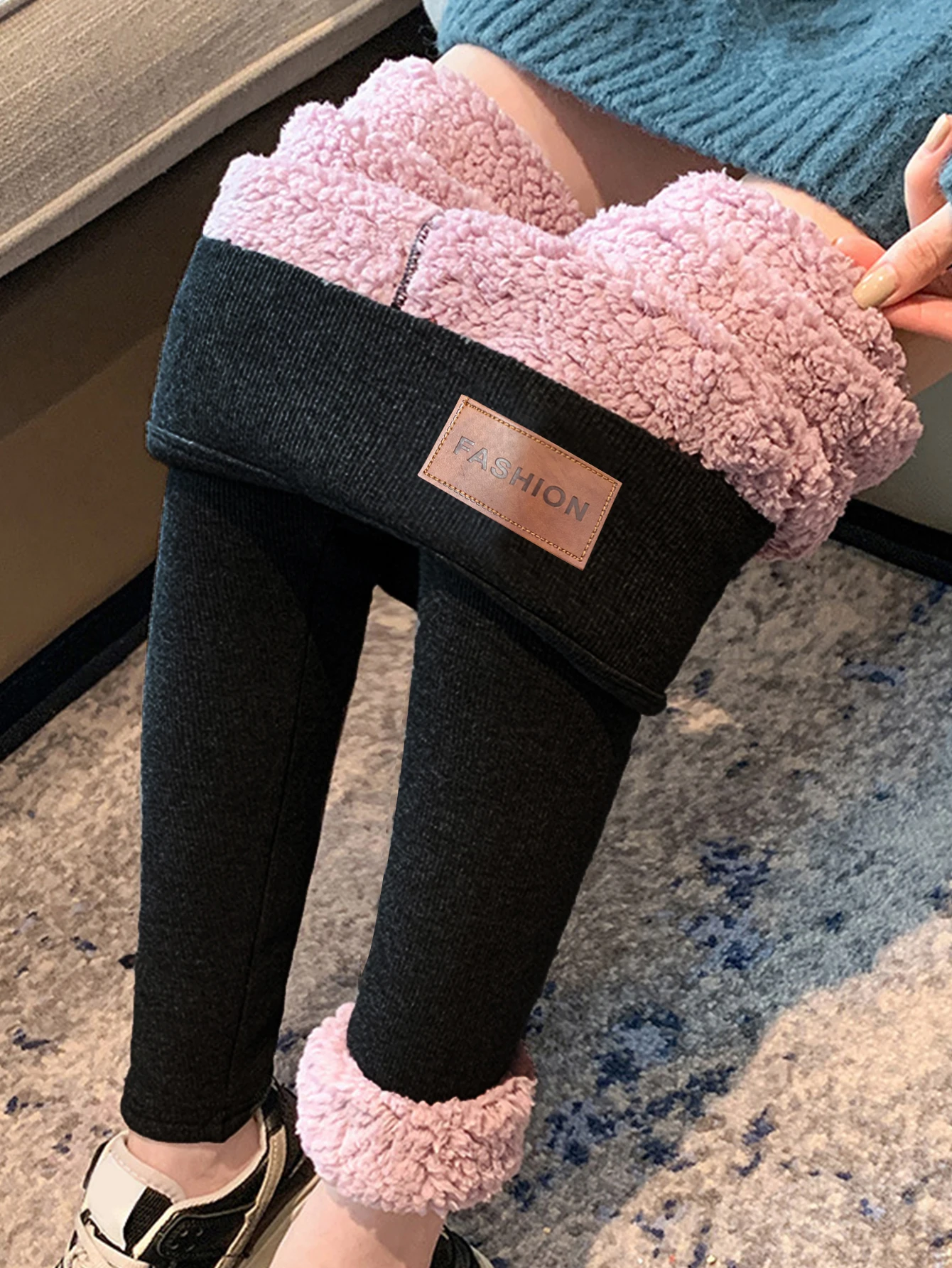 Бархатные леггинсы Cloud для женщин в кашемировых толстых теплых тонких хлопковых брюках Northeast Очень толстые бархатные брюки из ягненка
Бархатные леггинсы Cloud для женщин в кашемировых толстых теплых тонких хлопковых брюках Northeast Очень толстые бархатные брюки из ягненка