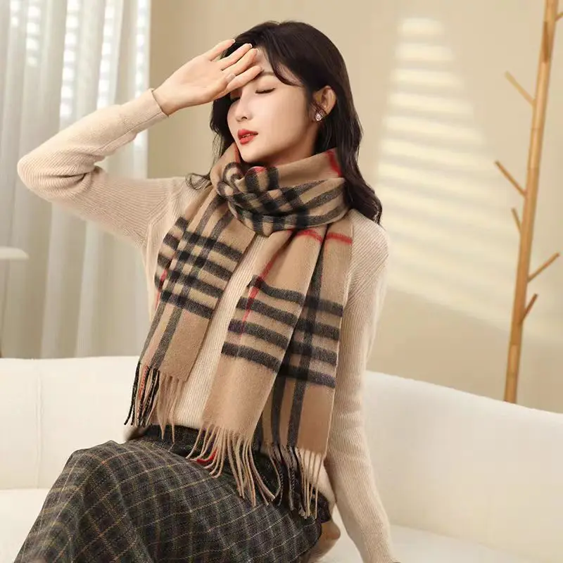 Новый модный универсальный шерстяной шарф в клетку, одинаковый для мужчин и женщин, для походов и активного отдыха на природе.
Новый модный универсальный шерстяной шарф в клетку, одинаковый для мужчин и женщин, для походов и активного отдыха на природе.