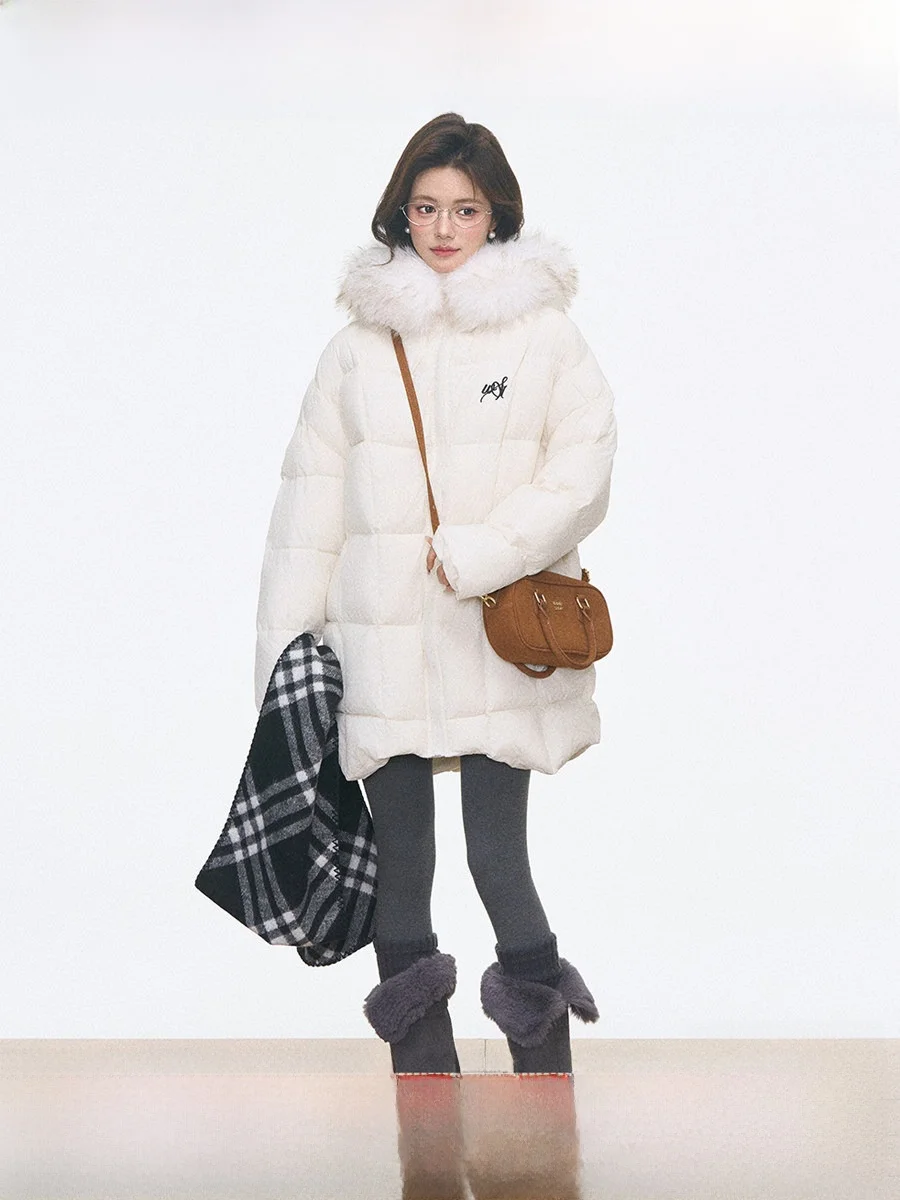 Женское утепленное длинное хлопковое пальто Westayone с меховым воротником, средней длины, прямого кроя, в корейском стиле, для повседневной носки, мода зима 2025
Женское утепленное длинное хлопковое пальто Westayone с меховым воротником, средней длины, прямого кроя, в корейском стиле, для повседневной носки, мода зима 2025