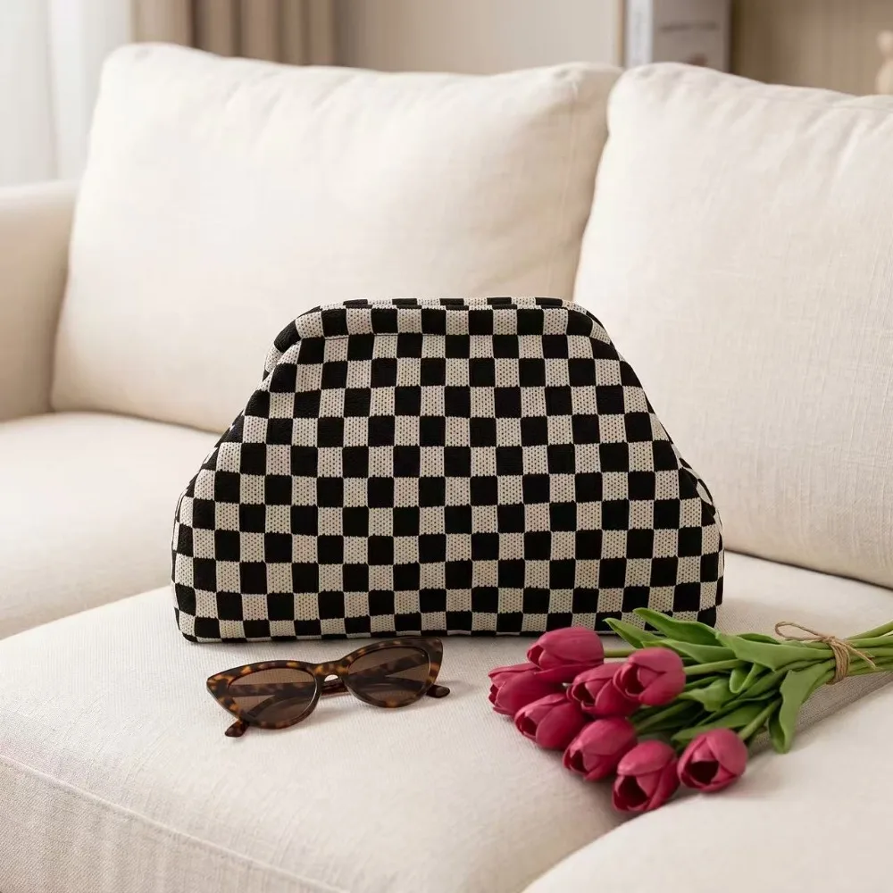 Retro checkerboard knit large-capacity multi-functional storage clutch bag
Retro checkerboard knit large-capacity multi-functional storage clutch bag