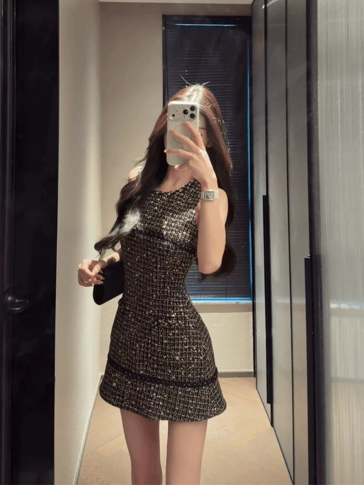 XZY plus Size Glittery Heavy Embellished Tweed Dress Sleeveless Short A-Line Skirt High Waist round Neck French Style Women's...
XZY plus Size Glittery Heavy Embellished Tweed Dress Sleeveless Short A-Line Skirt High Waist round Neck French Style Women's...