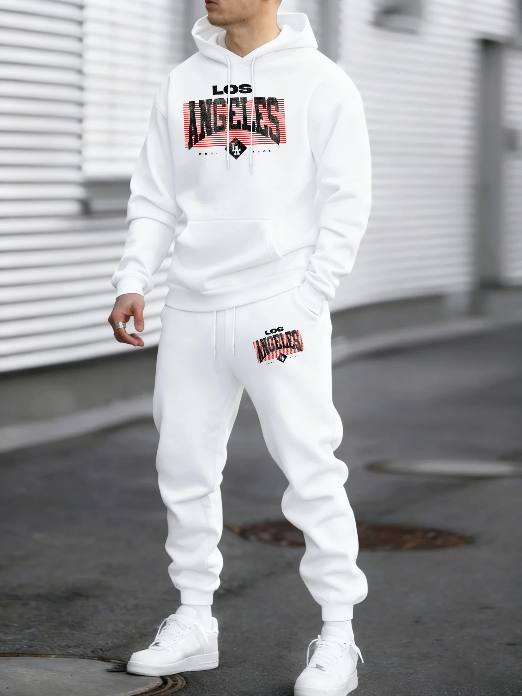 Men's tracksuits, fashionable, sportswear, trousers, simple pairings, unisex streetwear.
Men's tracksuits, fashionable, sportswear, trousers, simple pairings, unisex streetwear.