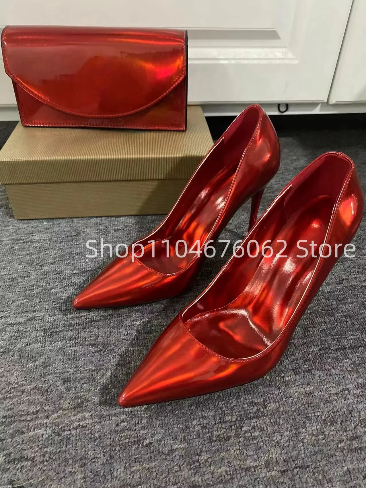 Elegant Spring 2025 New Women's Red High Heels Sexy Comfortable Wedding Banquet Dress Single Shoes Matching The Same Color Bag
Elegant Spring 2025 New Women's Red High Heels Sexy Comfortable Wedding Banquet Dress Single Shoes Matching The Same Color Bag