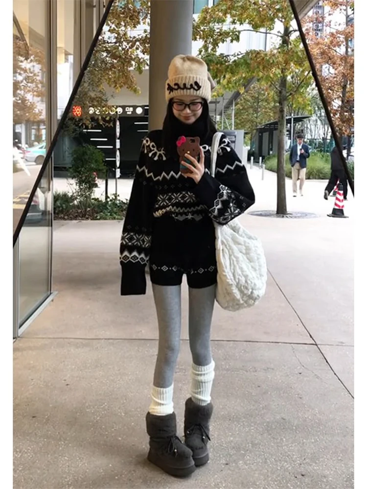 Women's High Neck Knitted Sweater Top And High Waist Short Pants Two Piece Set Autumn Winter Fashion Casual Style Knot
Women's High Neck Knitted Sweater Top And High Waist Short Pants Two Piece Set Autumn Winter Fashion Casual Style Knot