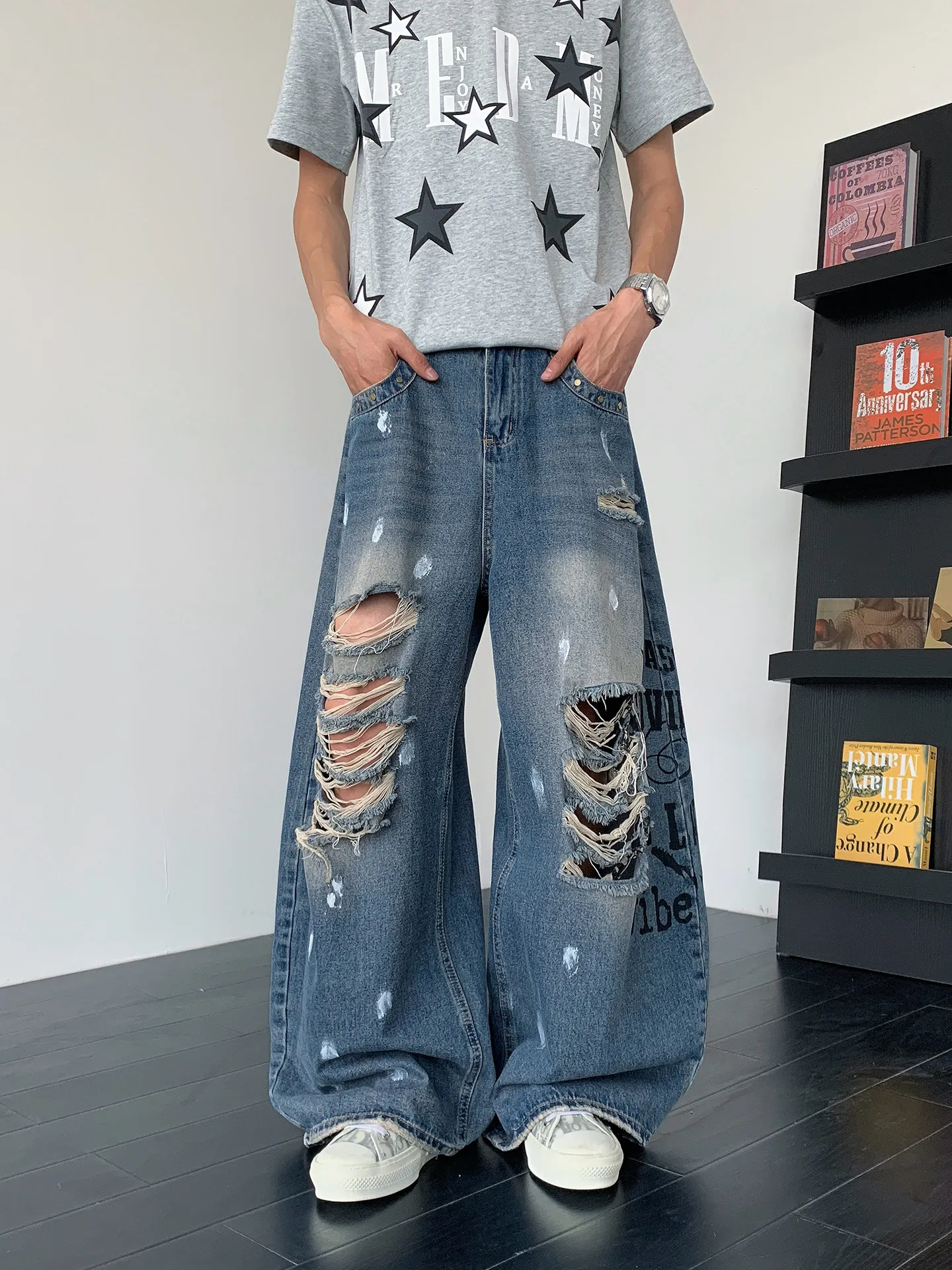 Men's Baggy High Street American Style Loose Hip Hop Ripped Wide Leg Jeans Letter Print Broken Knife Denim Summer Jeans
Men's Baggy High Street American Style Loose Hip Hop Ripped Wide Leg Jeans Letter Print Broken Knife Denim Summer Jeans