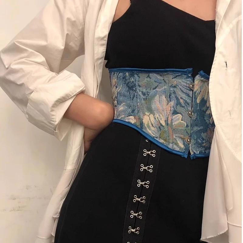 Floral Oil Printing Short Torso Lolita Style Gothic Underbust Corsets Waist Cincher Bustiers Workout Body Shape Belts
Floral Oil Printing Short Torso Lolita Style Gothic Underbust Corsets Waist Cincher Bustiers Workout Body Shape Belts
