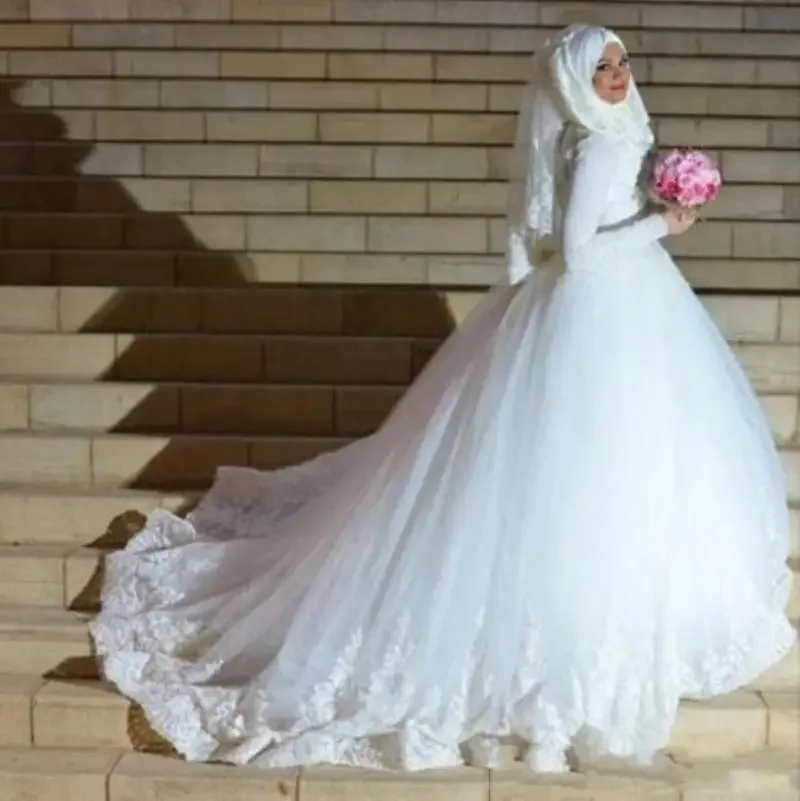 Customized Bride Long Sleeve White Tulle Wedding Dresses High Neck Lace Arabic Islamic Winter Puffy Bridal Gowns Robe De Mariag
Customized Bride Long Sleeve White Tulle Wedding Dresses High Neck Lace Arabic Islamic Winter Puffy Bridal Gowns Robe De Mariag
