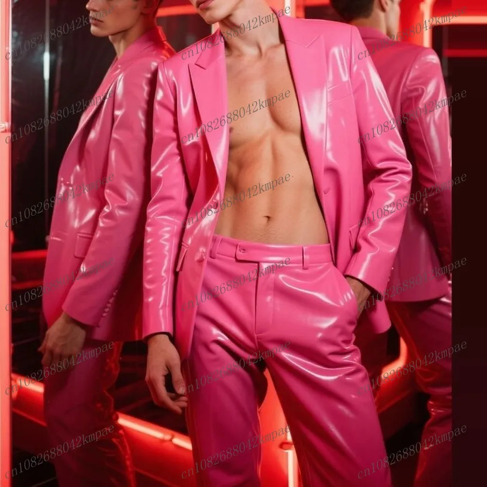 Новый розовый мужской костюм из искусственной кожи для торжественных мероприятий, свадеб, выпускных вечеров, деловых встреч, комплект из 2 предметов: пиджак и брюки.
Новый розовый мужской костюм из искусственной кожи для торжественных мероприятий, свадеб, выпускных вечеров, деловых встреч, комплект из 2 предметов: пиджак и брюки.