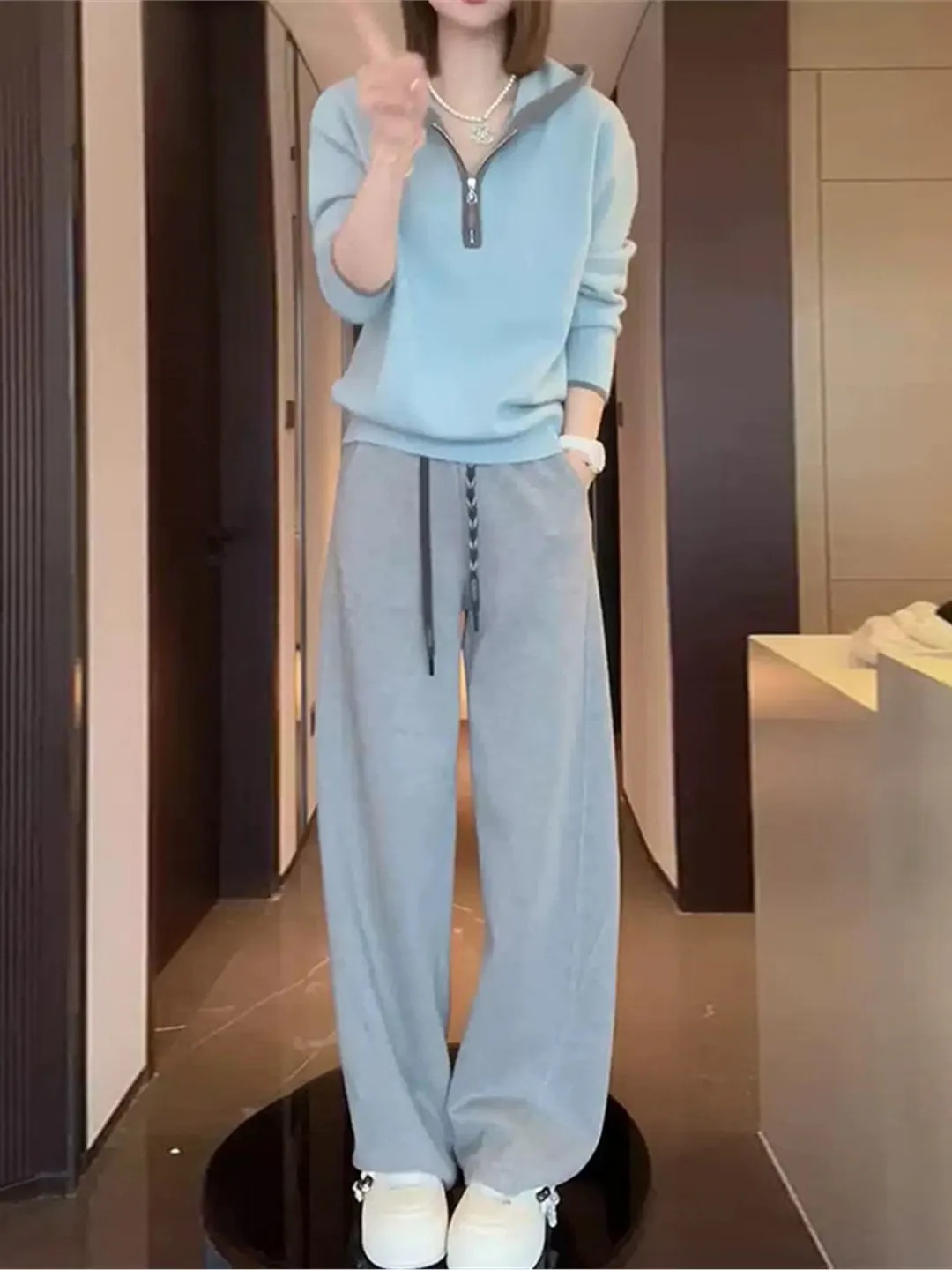 Oule Salt Series Casual Sportswear Set Women's Spring Anti-Aging Blue Hoodie Wide Leg Pants Two-Piece Set High Waist Long Pants
Oule Salt Series Casual Sportswear Set Women's Spring Anti-Aging Blue Hoodie Wide Leg Pants Two-Piece Set High Waist Long Pants