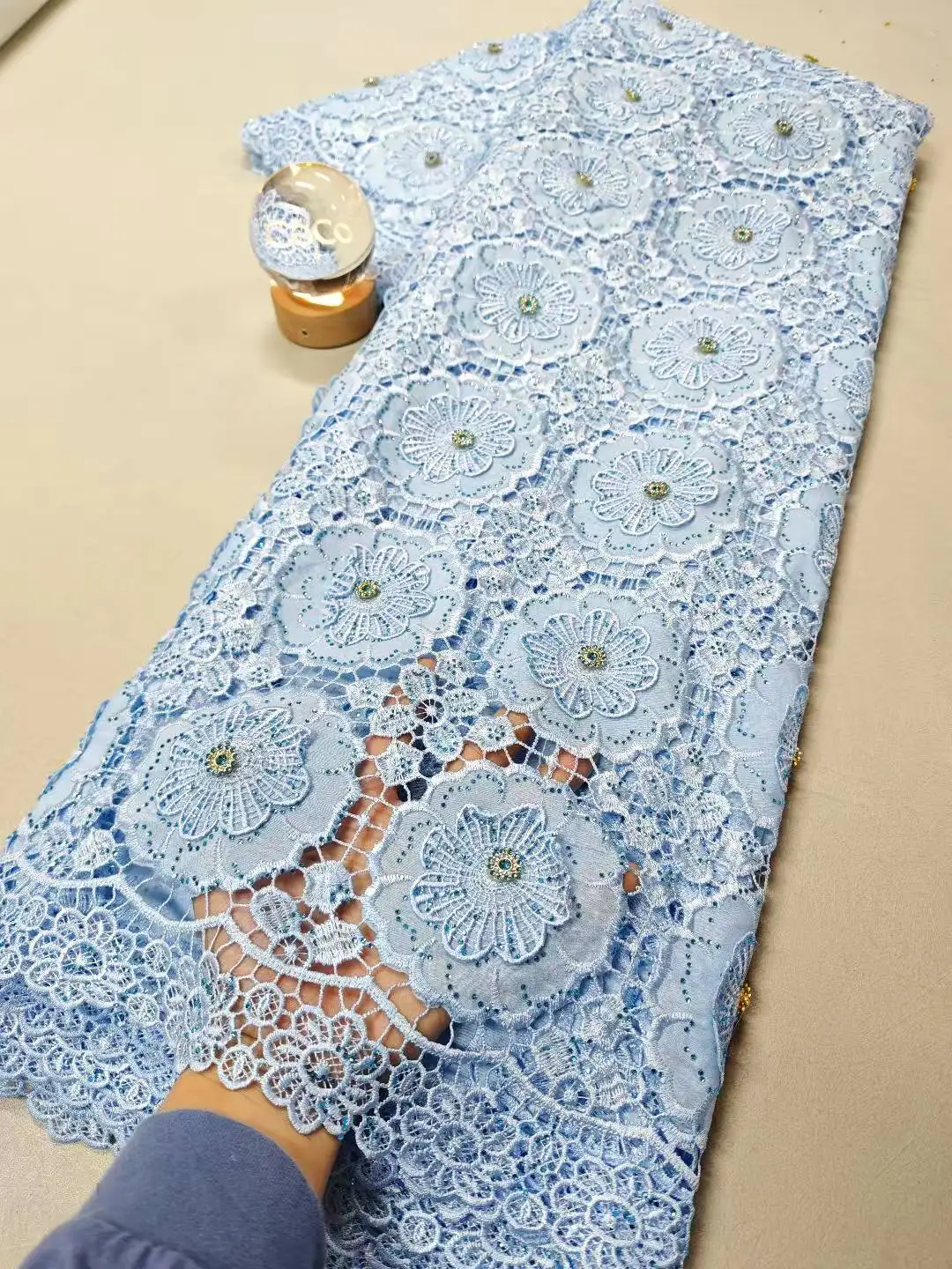 2025 Africa Nigerian Sequins for Wedding Dress Chiffon Tulle Lace Fabric High Quality Party Guipure Sewing cotton 5Yard XL146
2025 Africa Nigerian Sequins for Wedding Dress Chiffon Tulle Lace Fabric High Quality Party Guipure Sewing cotton 5Yard XL146