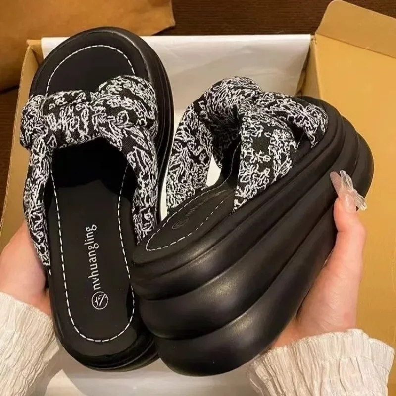 Super High Heels Wedges Flip Flops Women's Platform Flats 2024 Trendy High Heels Sandals Summer Ladies Thick Sole Slippers
Super High Heels Wedges Flip Flops Women's Platform Flats 2024 Trendy High Heels Sandals Summer Ladies Thick Sole Slippers