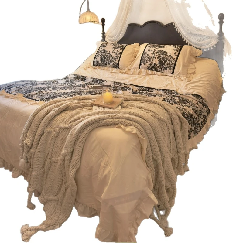 All solid wood bed 1.8 meters antique master bedroom double bed American bedroom light luxury queen rental house
All solid wood bed 1.8 meters antique master bedroom double bed American bedroom light luxury queen rental house