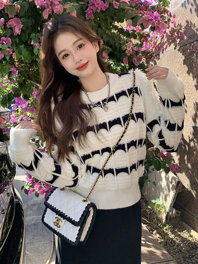 Striped Knitted Sweaters Women Korean Fashion Round Neck Puff Sleeve Pullover Sweater Mujer Pull Femme Jumper Y2k Clothes
Striped Knitted Sweaters Women Korean Fashion Round Neck Puff Sleeve Pullover Sweater Mujer Pull Femme Jumper Y2k Clothes