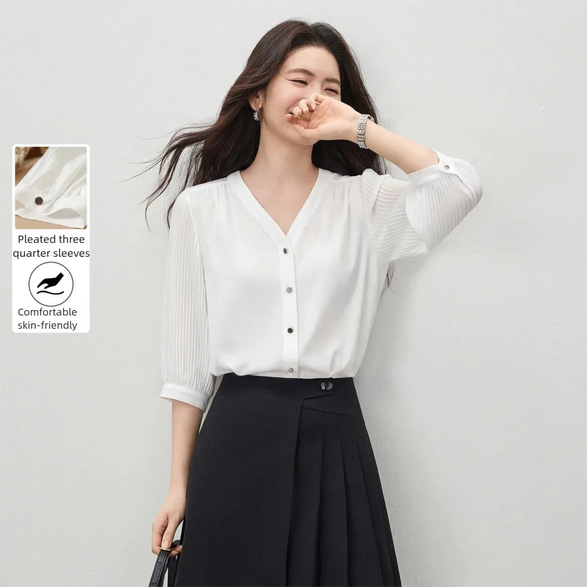 SENTUBILA Elegant Women Chiffon Blouse 2026 Summer New V-Neck Pleated Three Quarter Sleeves Office Button-Down Shirt 162VA6241X
SENTUBILA Elegant Women Chiffon Blouse 2026 Summer New V-Neck Pleated Three Quarter Sleeves Office Button-Down Shirt 162VA6241X