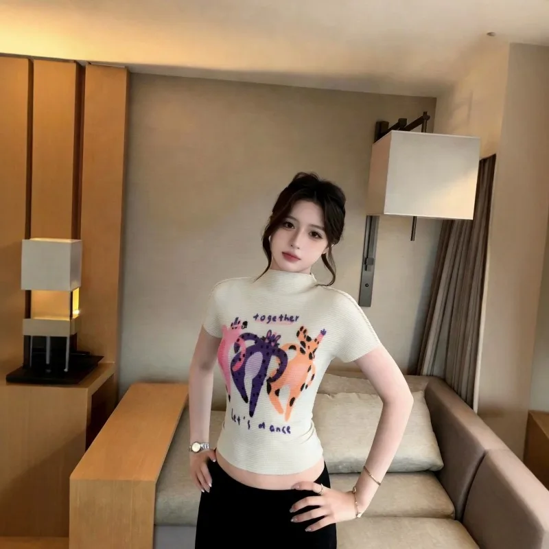 Miyake Pleated Print T-Shirt Plisse Casual Cartoon Print Women 2026 Summer Loose Slim Fold Round Neck Pleats Top Design Knitwear
Miyake Pleated Print T-Shirt Plisse Casual Cartoon Print Women 2026 Summer Loose Slim Fold Round Neck Pleats Top Design Knitwear