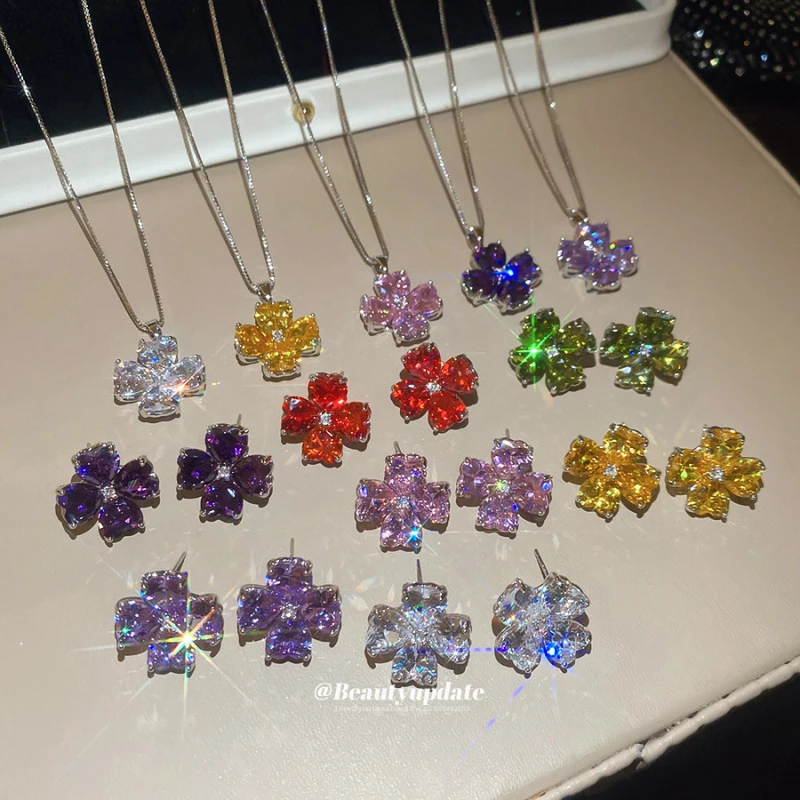 Korean Version Super Sparkling Zircon Flower Earrings Necklace Exquisite Elegant Temperament Jewelry Set, light Luxury High-end
Korean Version Super Sparkling Zircon Flower Earrings Necklace Exquisite Elegant Temperament Jewelry Set, light Luxury High-end